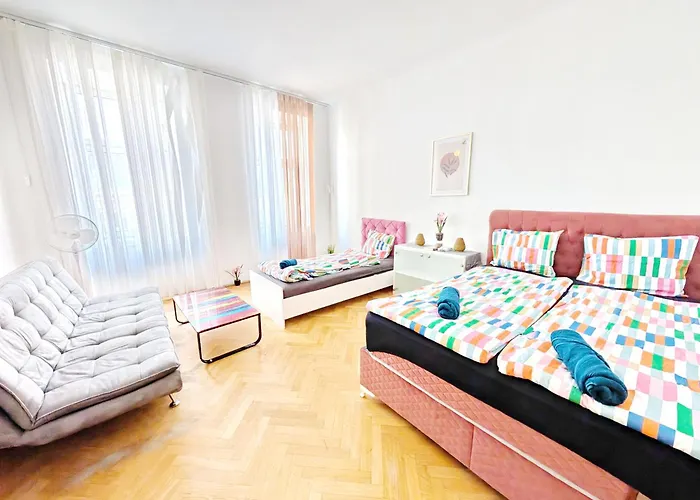Comfortable In Wiener Stadthalle Area G4 * Відень