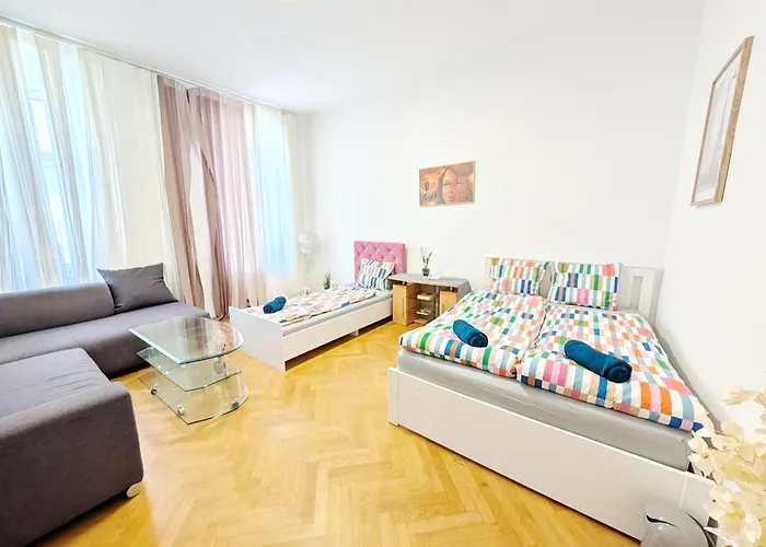Comfortable In Wiener Stadthalle Area G4 Проживання в сім'ї Відень