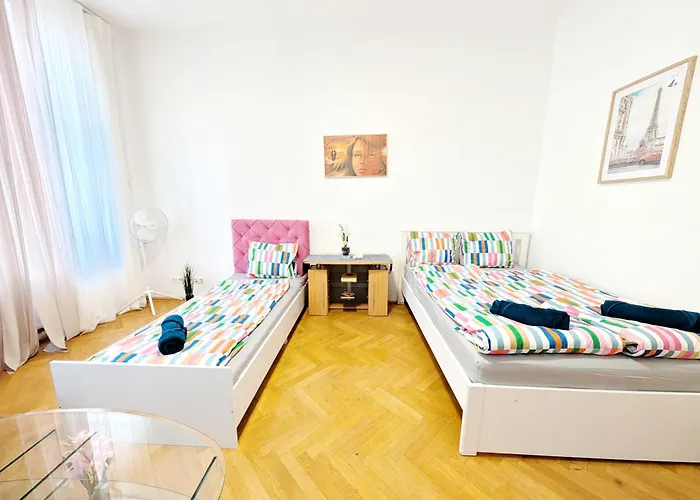 Comfortable In Wiener Stadthalle Area G4 Проживання в сім'ї *