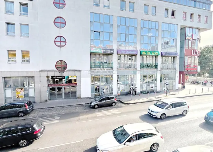 Проживання в сім'ї Comfortable In Wiener Stadthalle Area G4