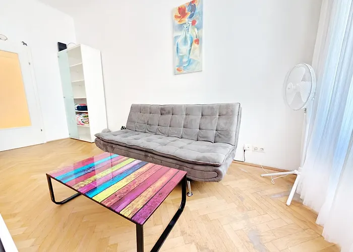 Comfortable In Wiener Stadthalle Area G4 *