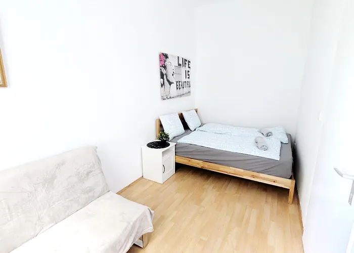 Проживання в сім'ї Comfortable In Wiener Stadthalle Area G4