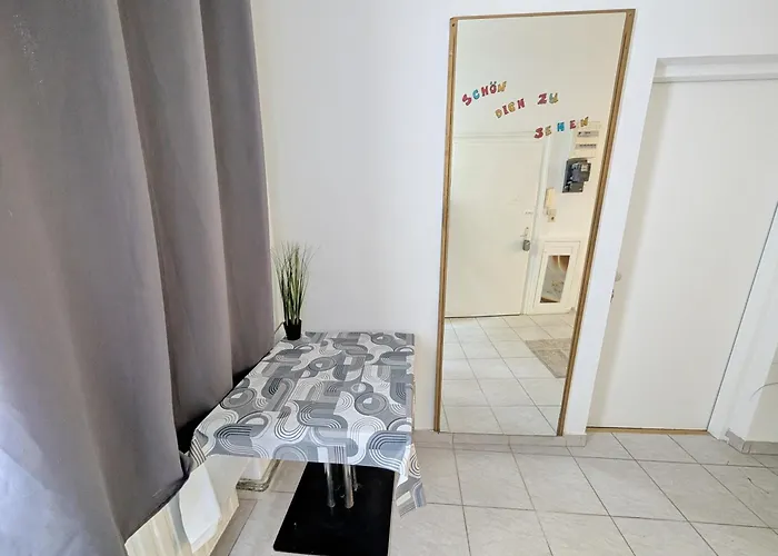 Проживання в сім'ї Comfortable In Wiener Stadthalle Area G4