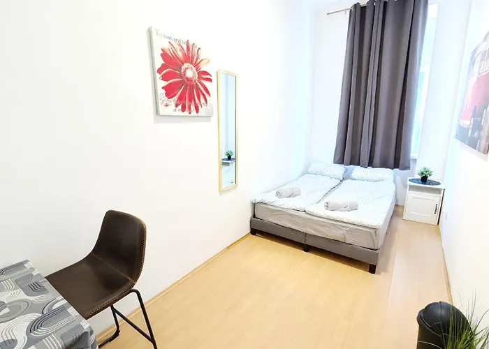 Comfortable In Wiener Stadthalle Area G4 Проживання в сім'ї Відень