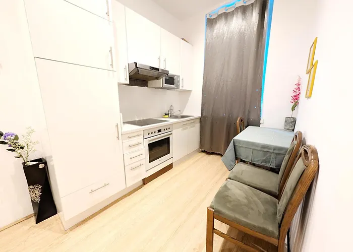 Comfortable In Wiener Stadthalle Area G4 Проживання в сім'ї *