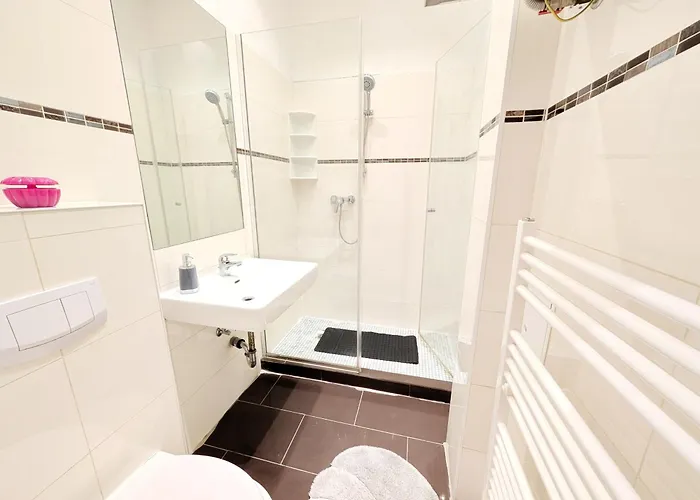 Comfortable In Wiener Stadthalle Area G4 Проживання в сім'ї